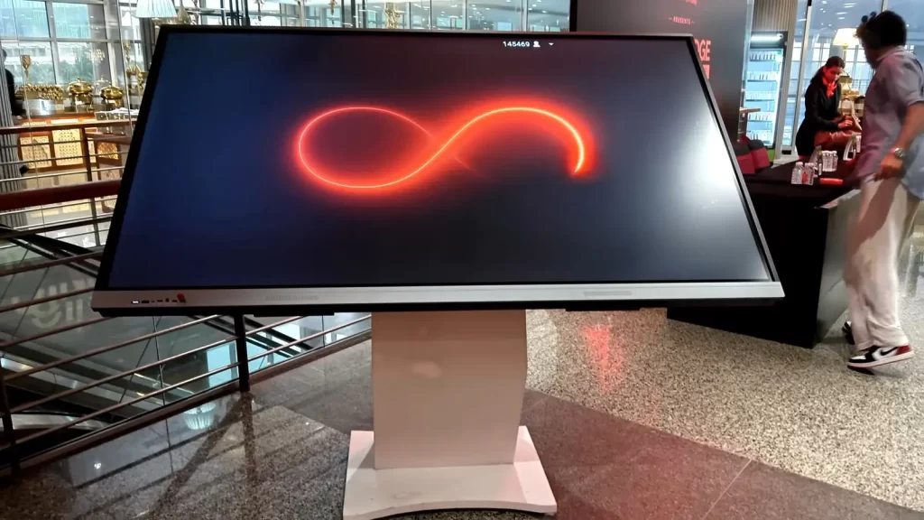 32-43-55-86 inch touch kiosk on rent